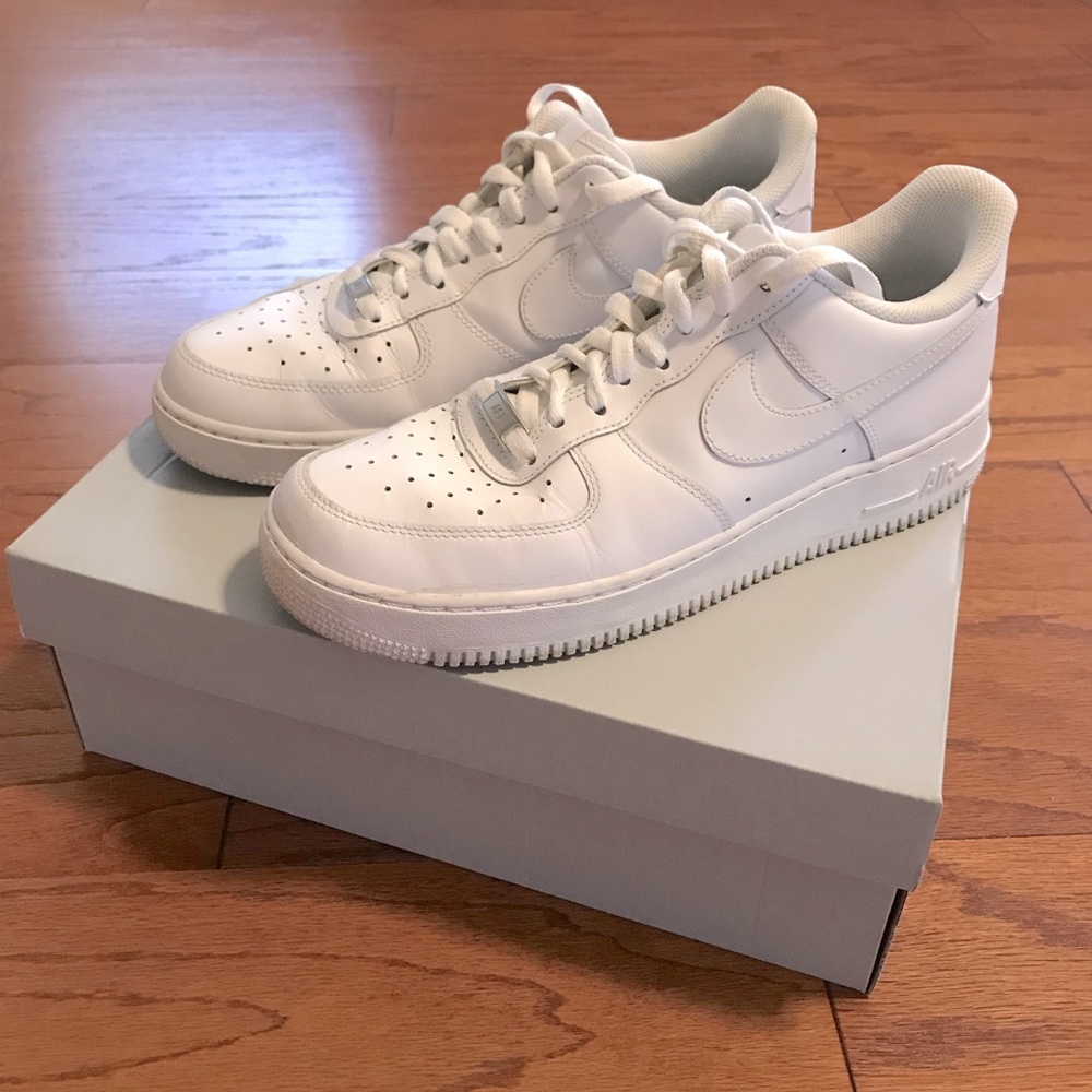 White Air Force 1 ‘07 | Size 10 Mens